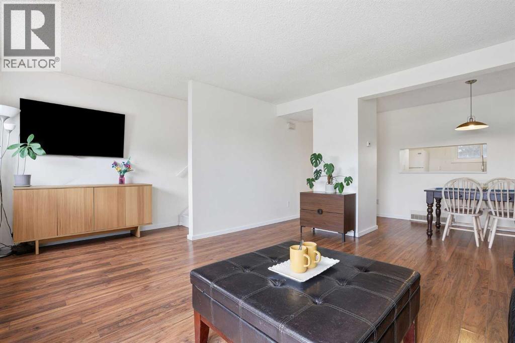 #13 131 Templehill Drive NE - 18