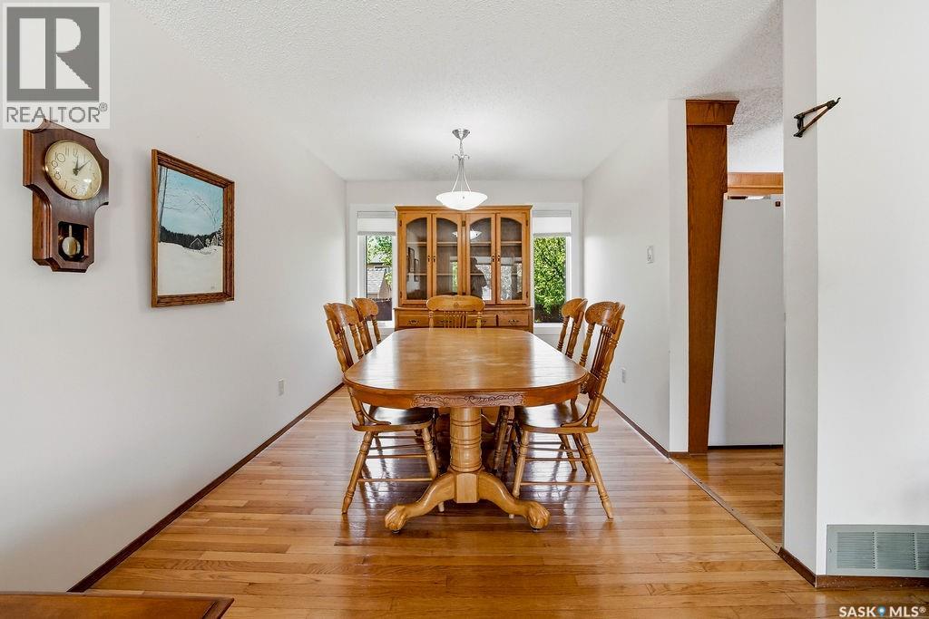 5966 Hague CRESCENT - 5