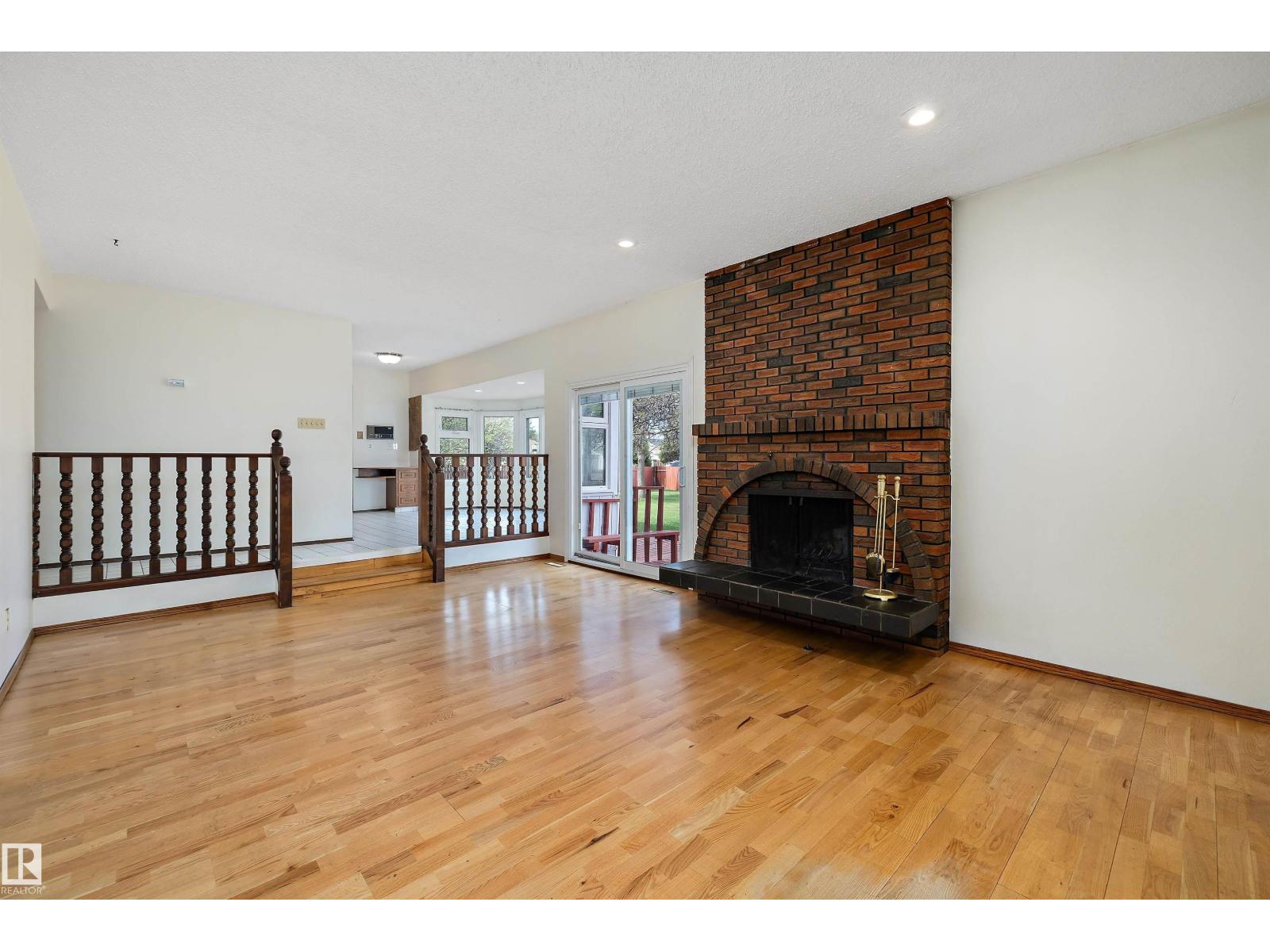 11035 163 AV NW - 13