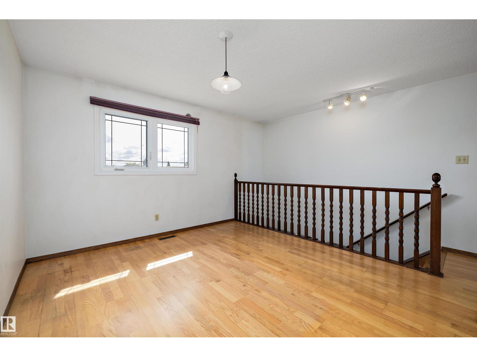 11035 163 AV NW - 20