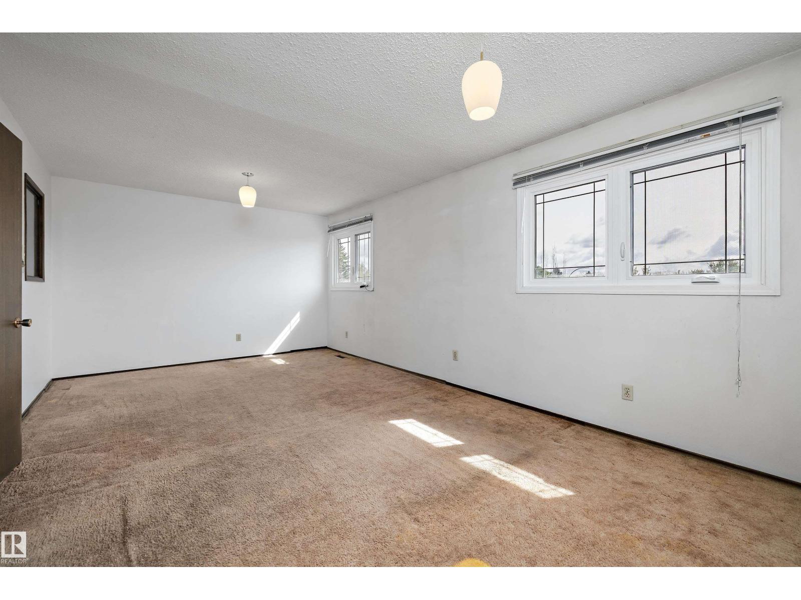 11035 163 AV NW - 21