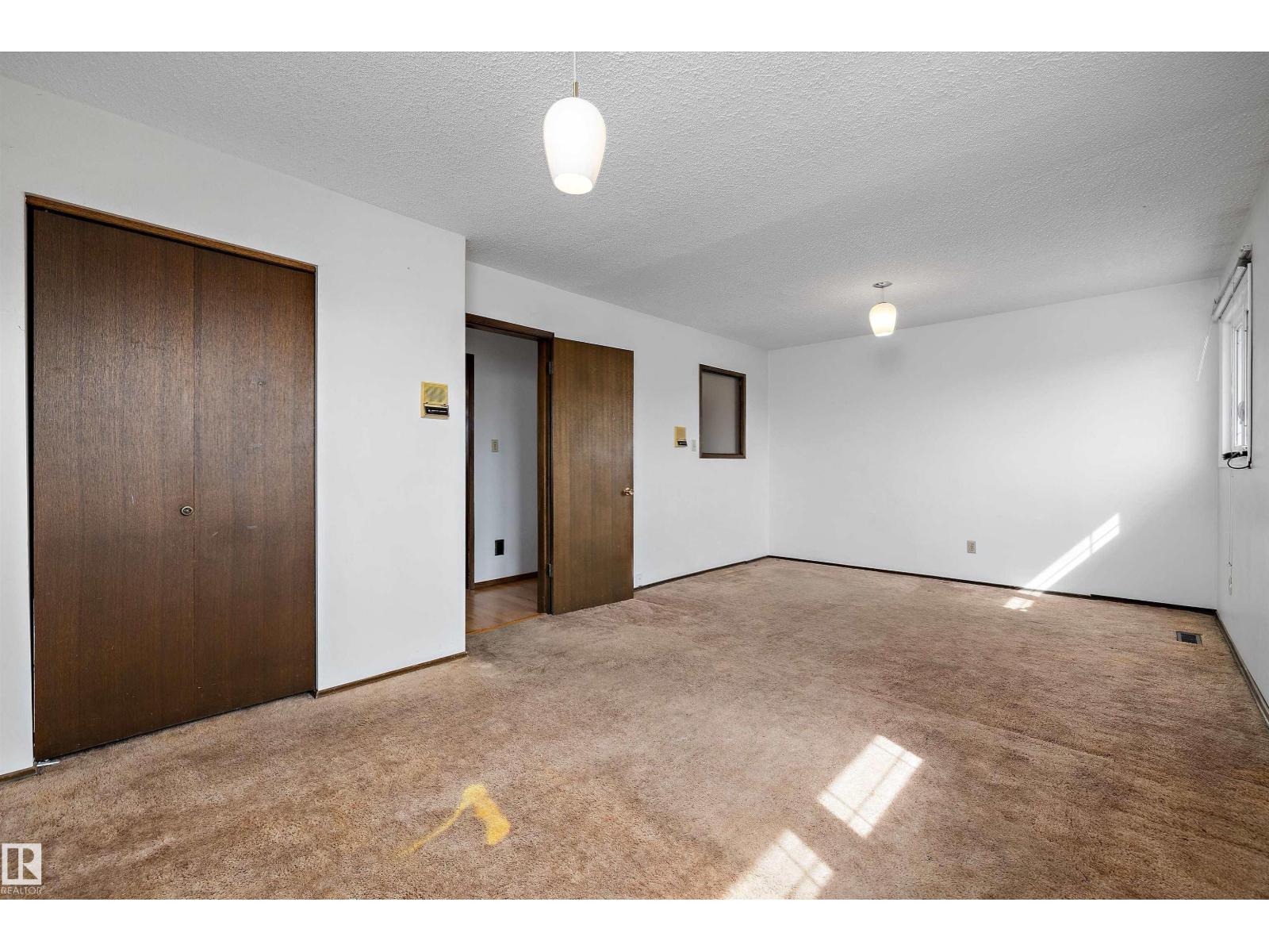 11035 163 AV NW - 22