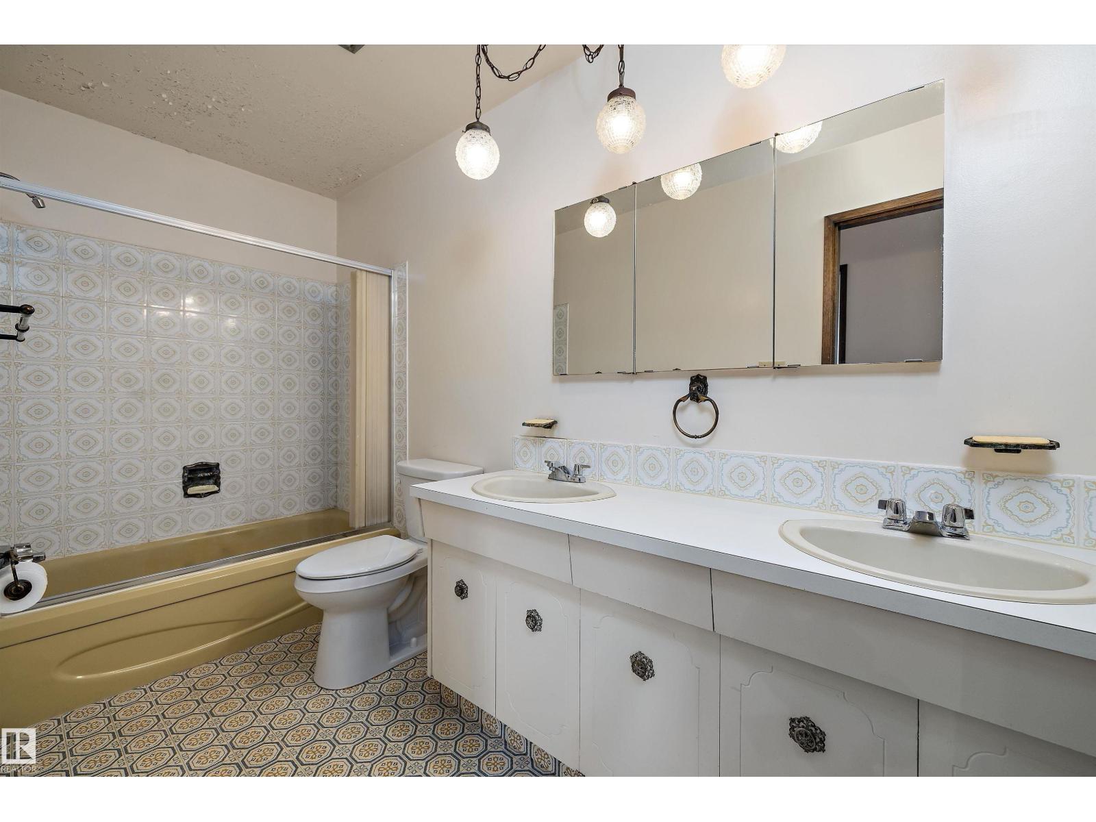 11035 163 AV NW - 23