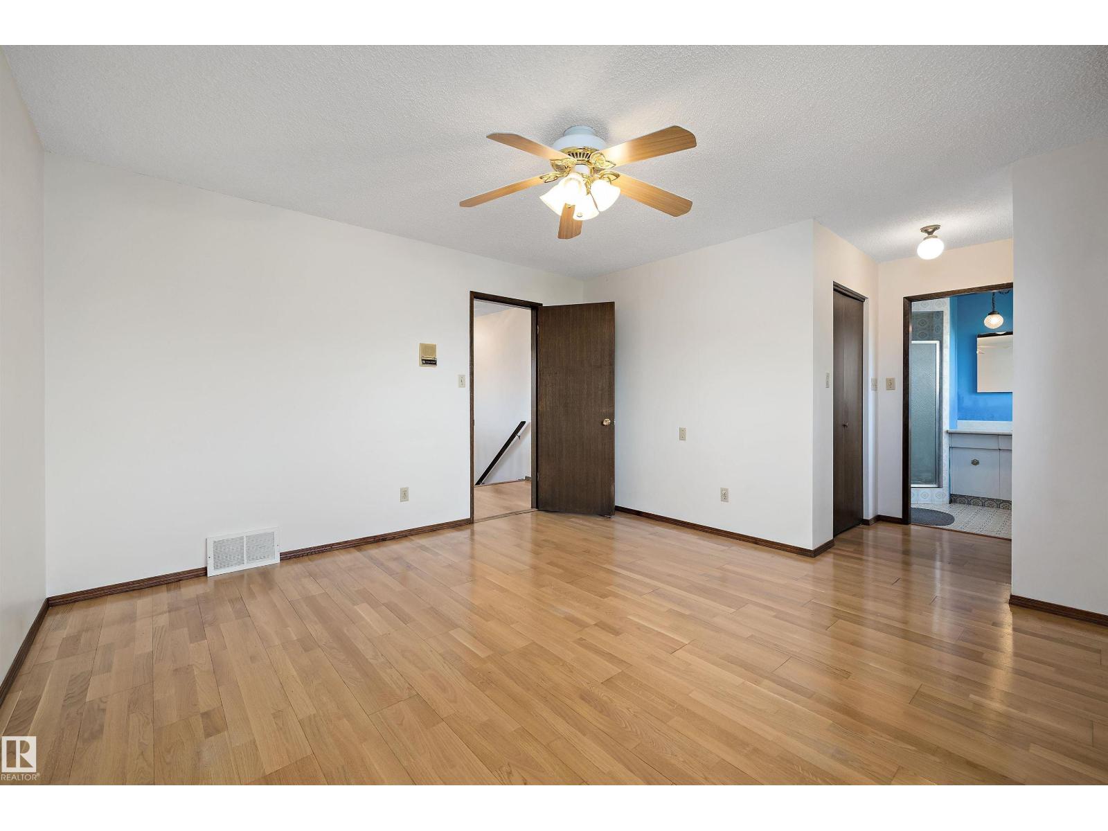 11035 163 AV NW - 26