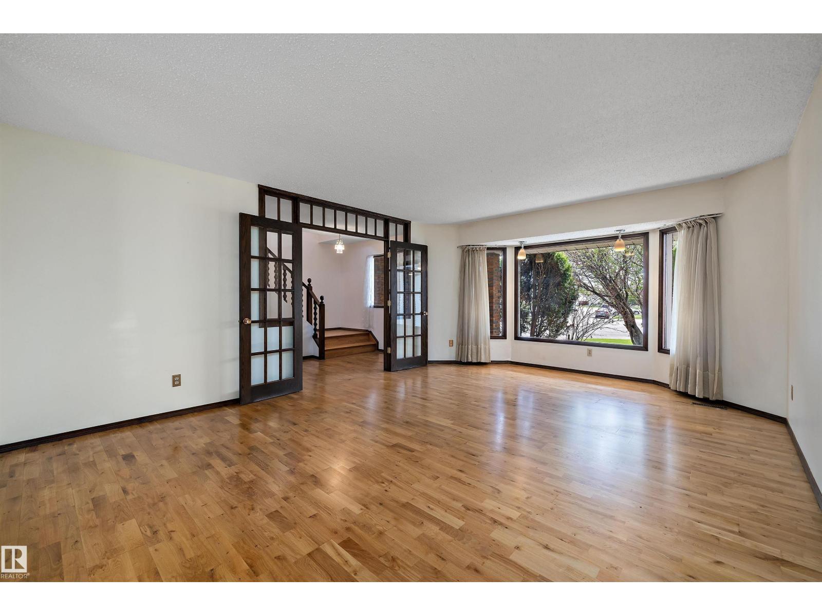 11035 163 AV NW - 3