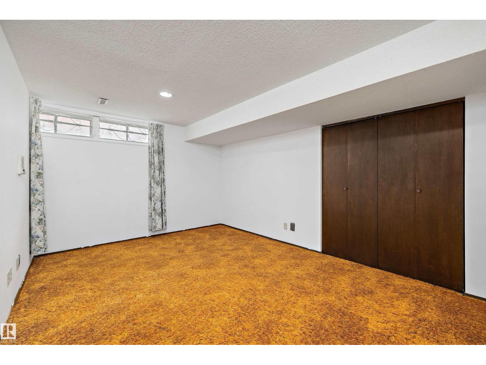 11035 163 AV NW - 30