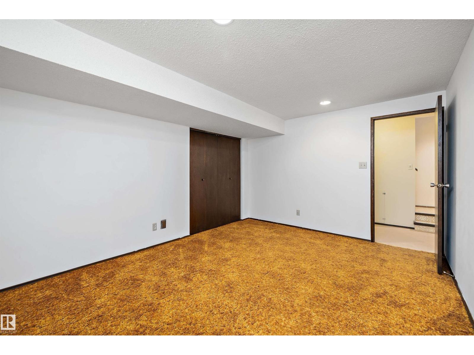 11035 163 AV NW - 31