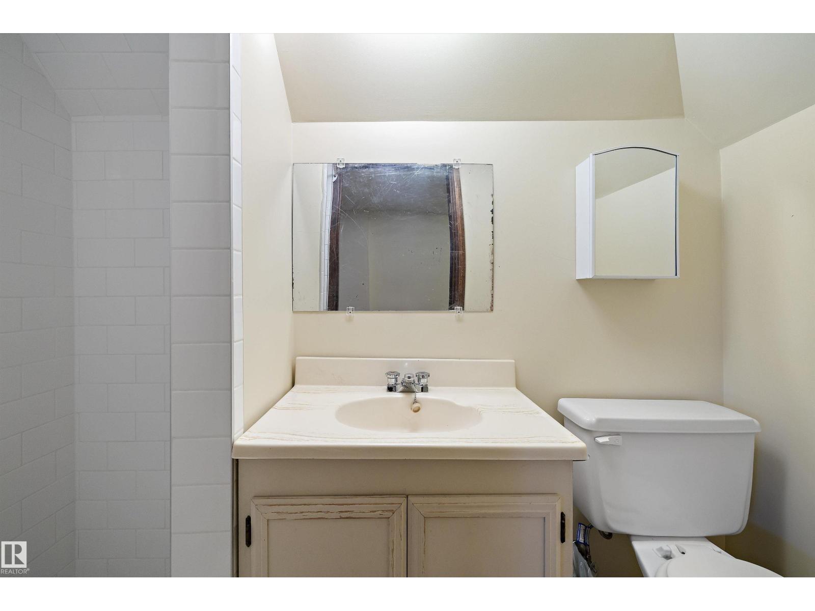 11035 163 AV NW - 32