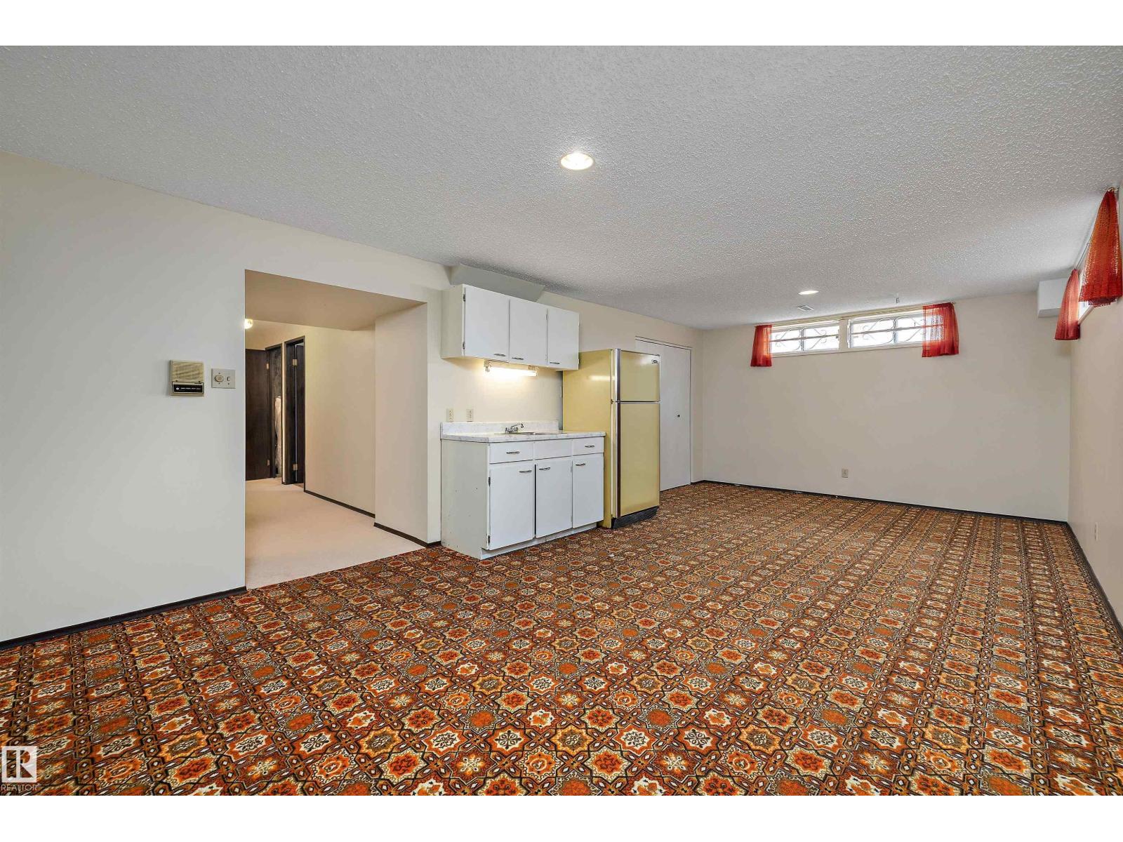 11035 163 AV NW - 33
