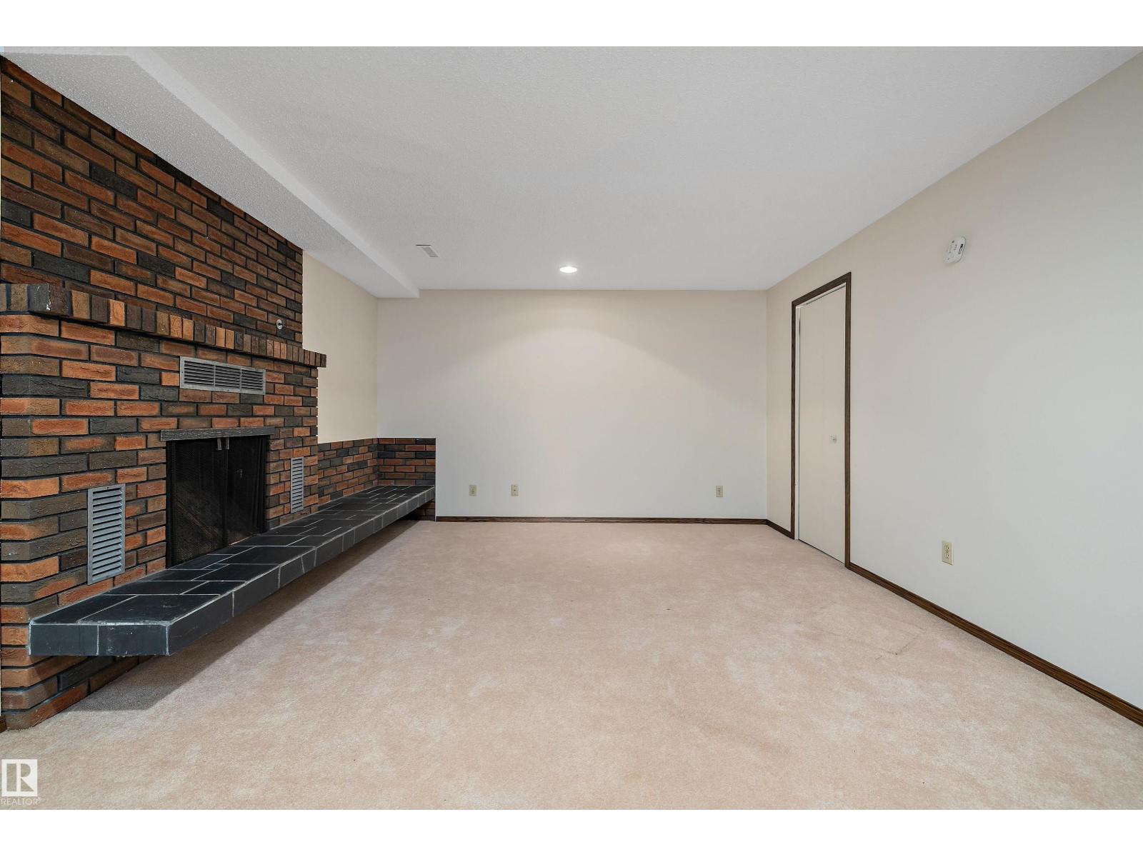 11035 163 AV NW - 35