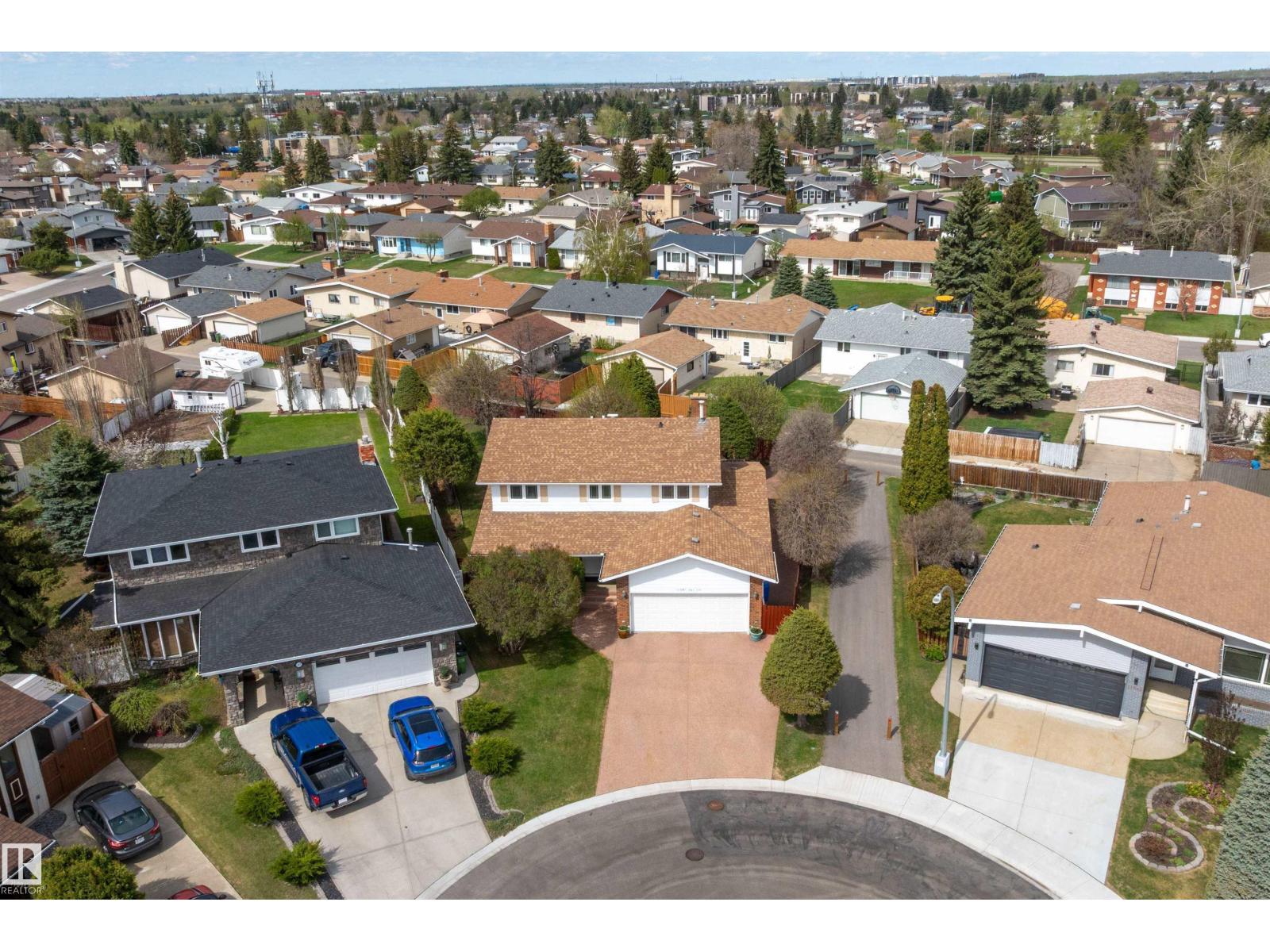 11035 163 AV NW - 45