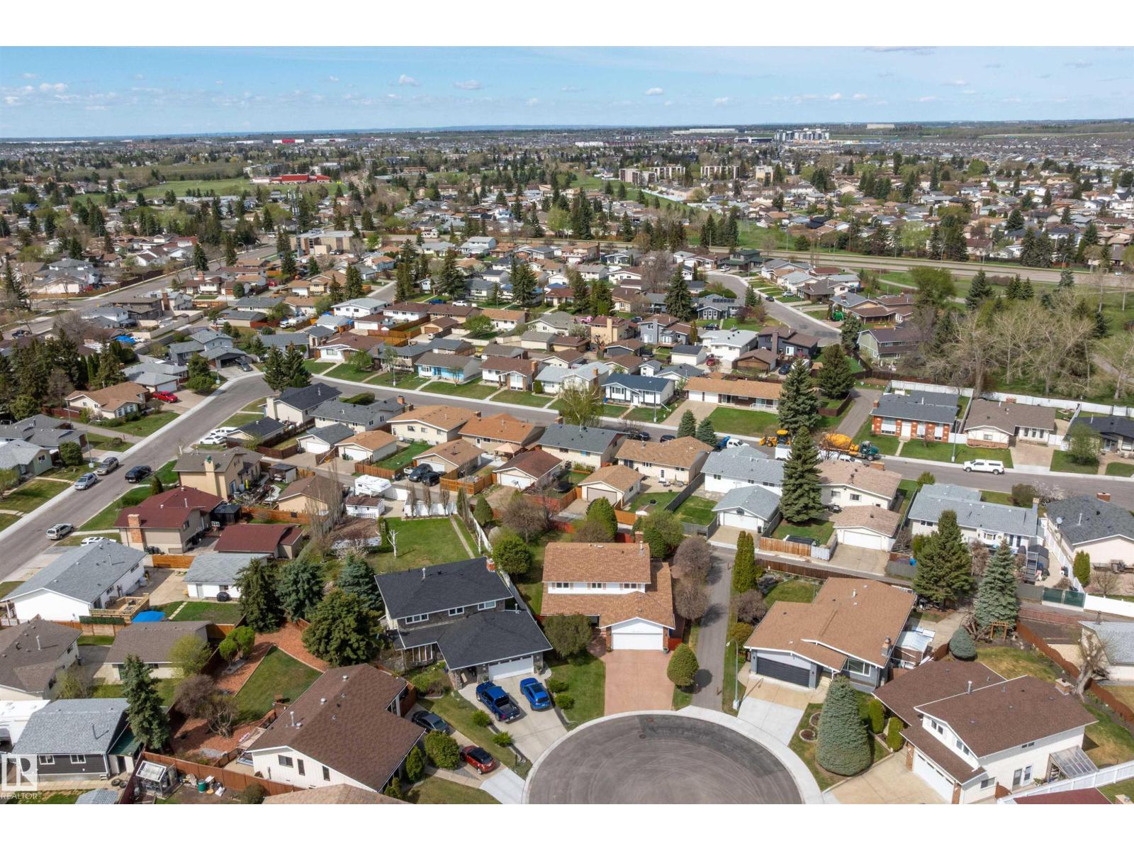 11035 163 AV NW - 46