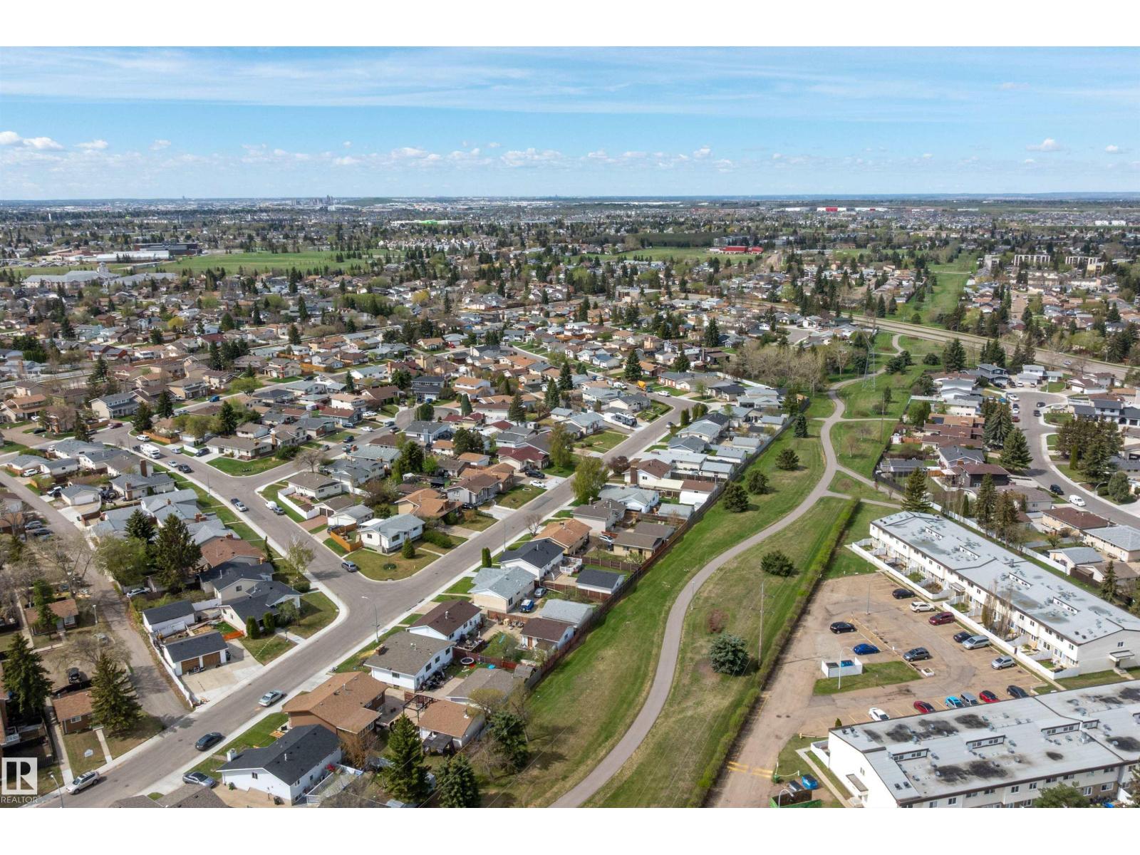11035 163 AV NW - 49