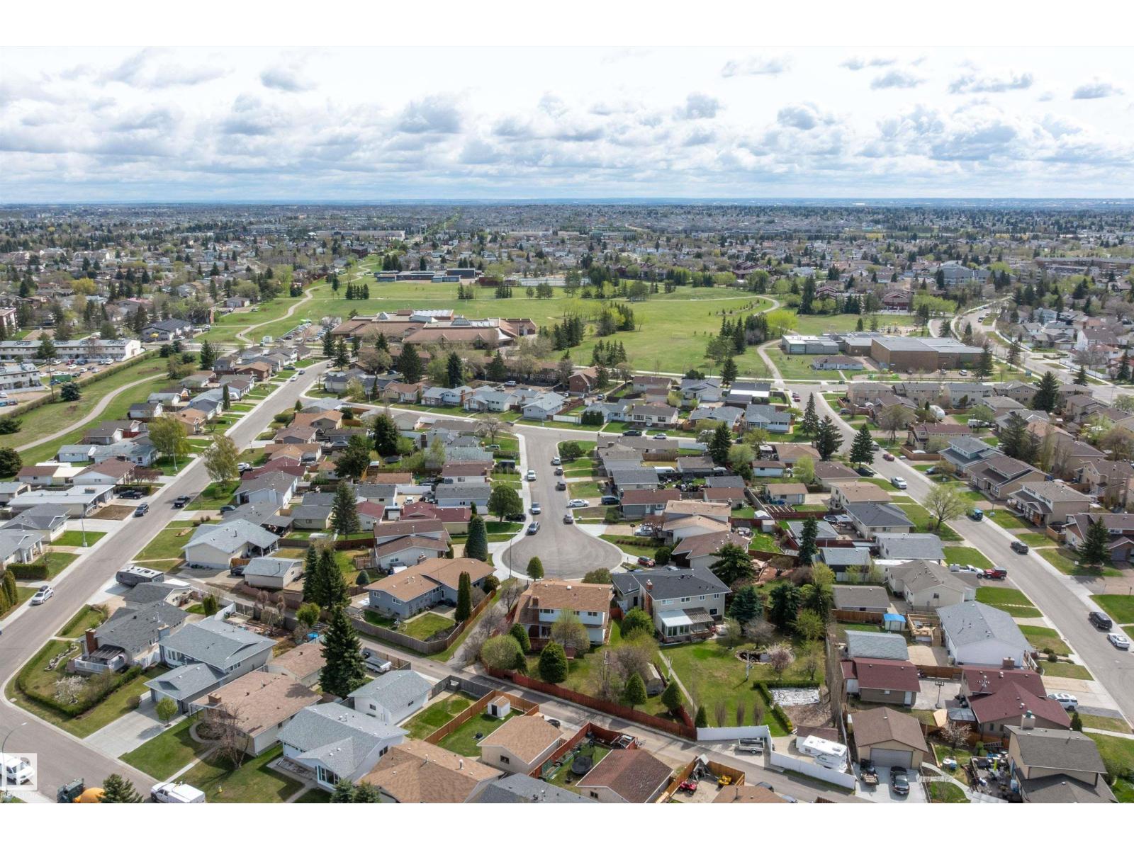 11035 163 AV NW - 50