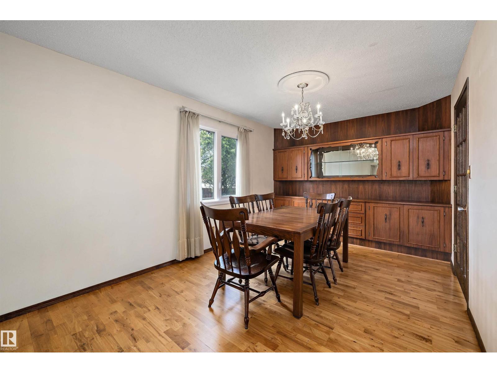 11035 163 AV NW - 6