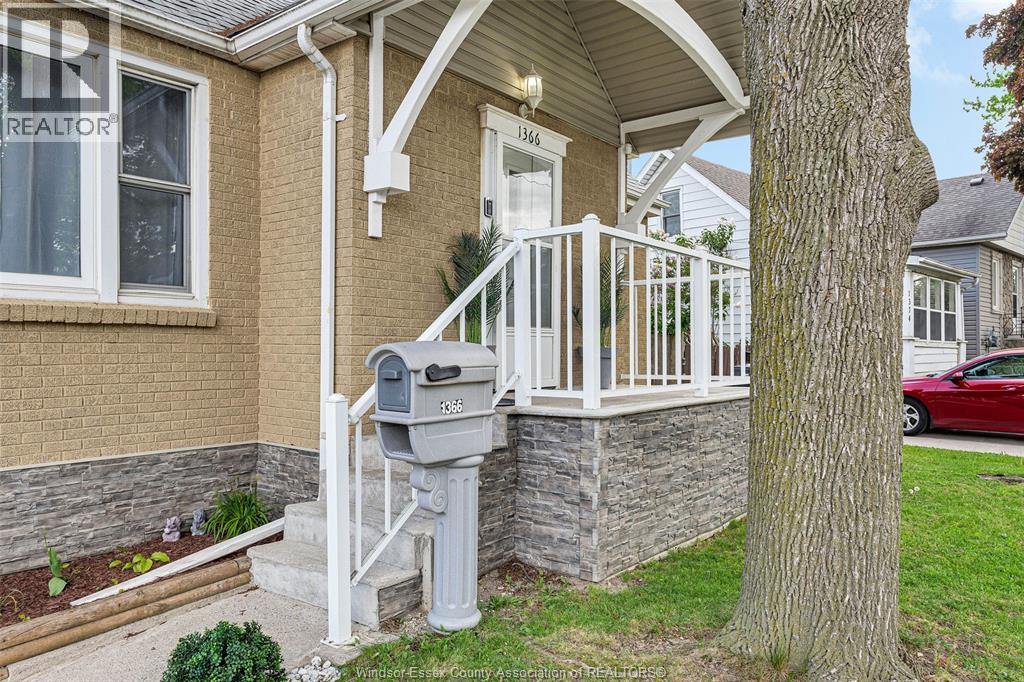 1366 LILLIAN AVENUE - 2