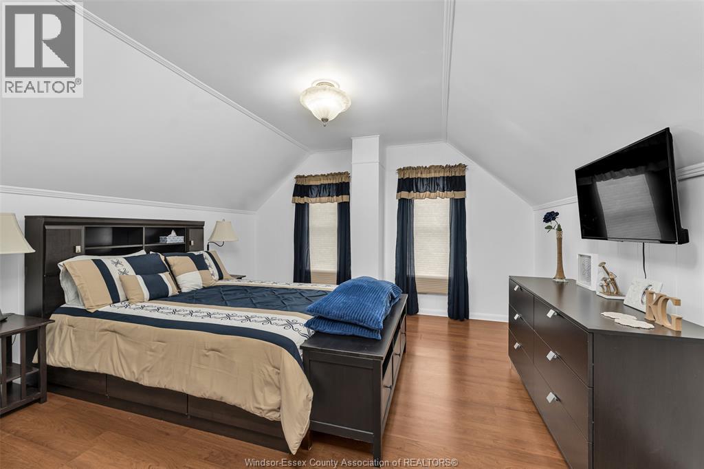 1366 LILLIAN AVENUE - 21