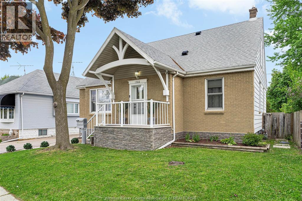 1366 LILLIAN AVENUE - 3