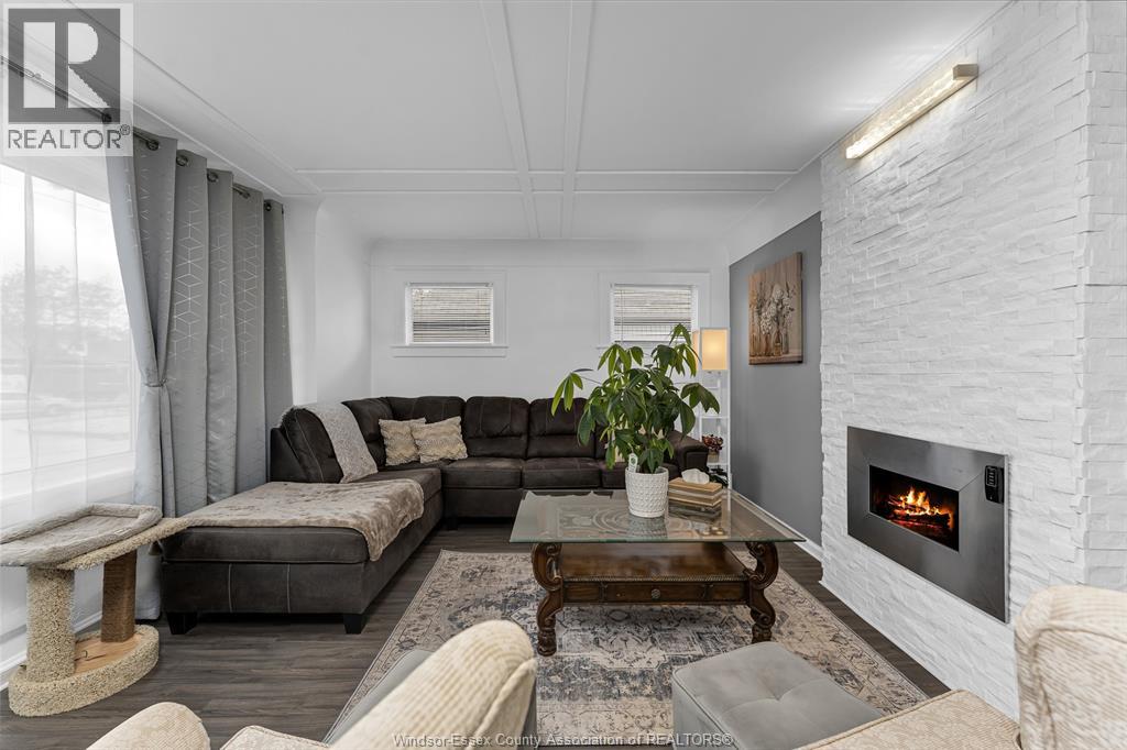 1366 LILLIAN AVENUE - 8