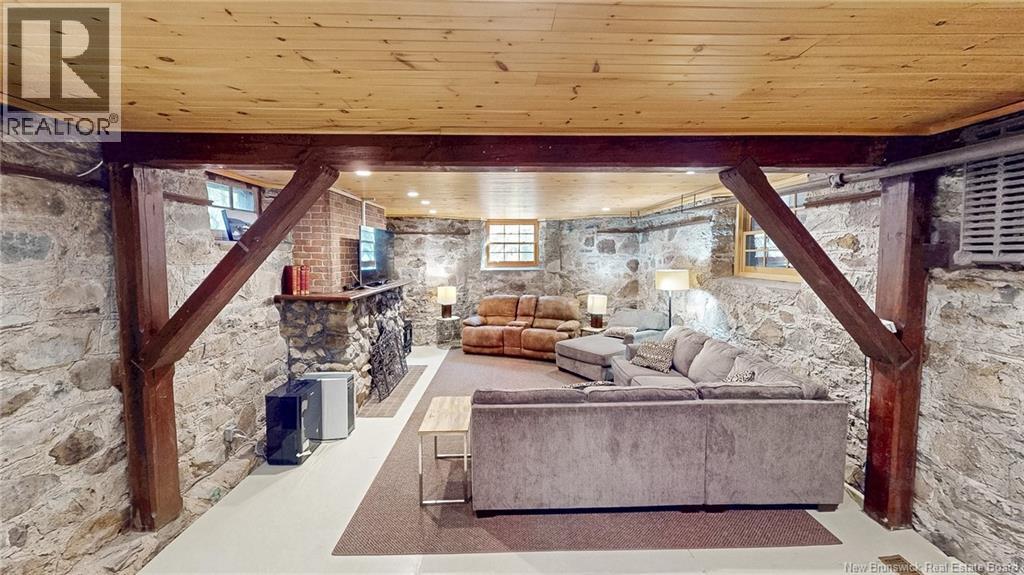 48 GONDOLA POINT Road - Image 36