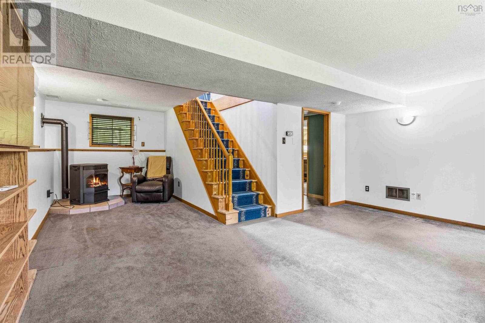 Property 20 of 33 of 77 Carleton Drive