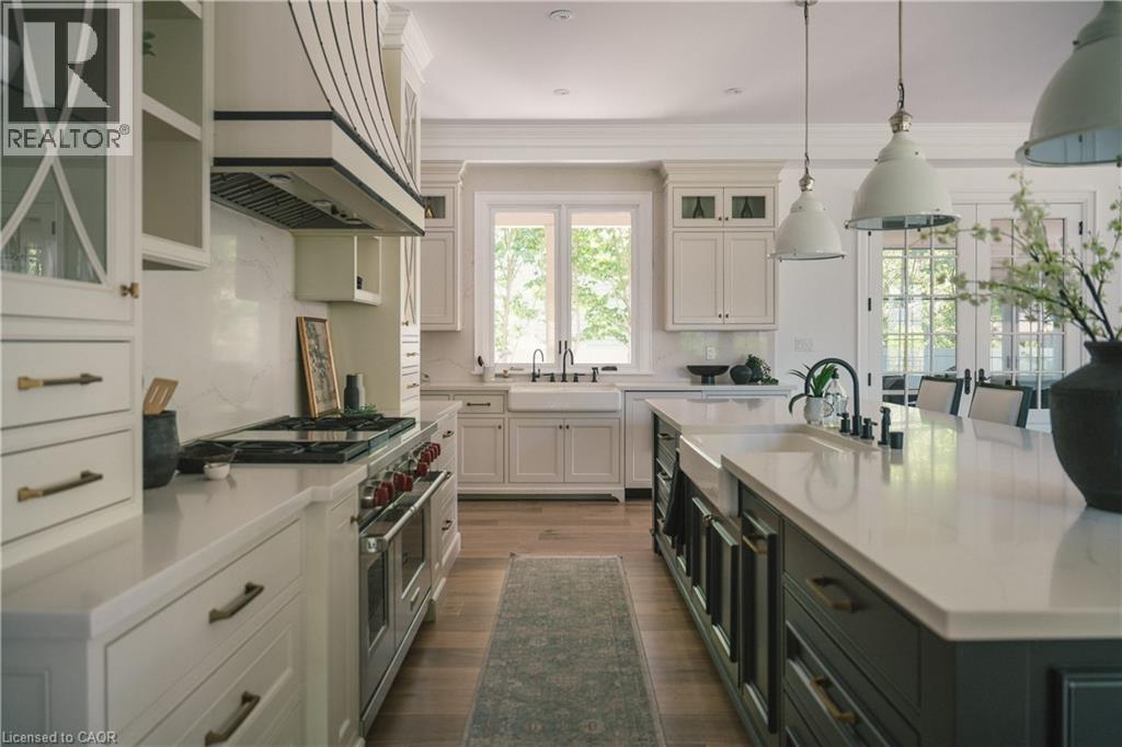 147 BEVERLY Court - 16