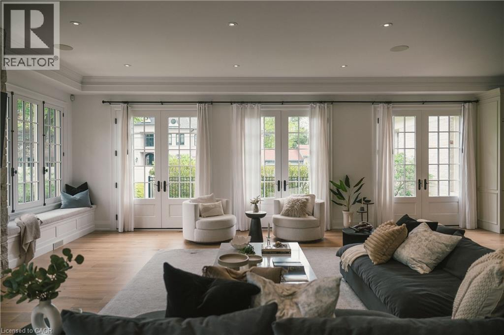 147 BEVERLY Court - 20