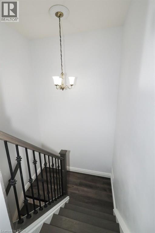 #32 279 SANDOWNE Drive - 18