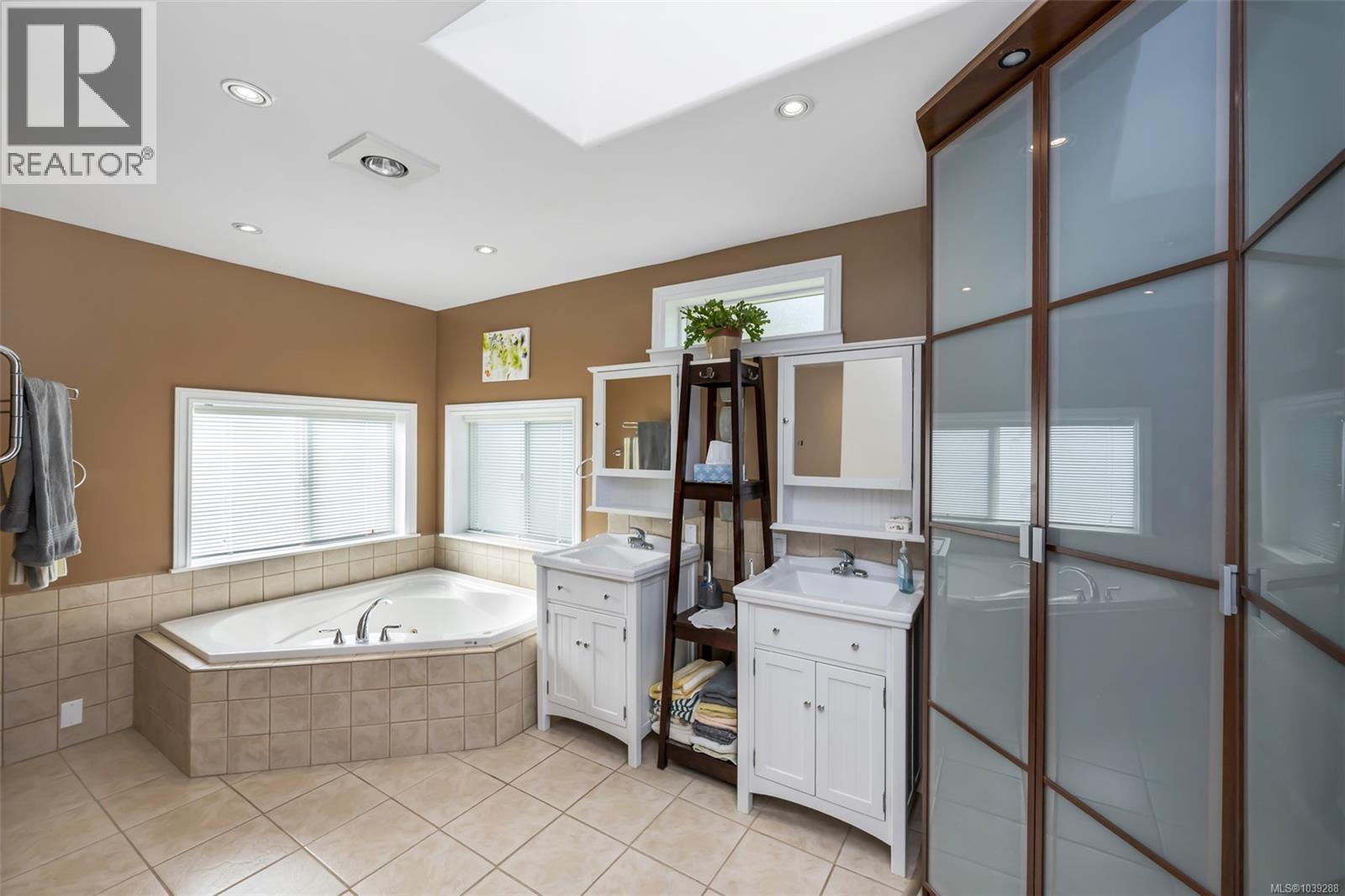 7220 Walton Rd - 33