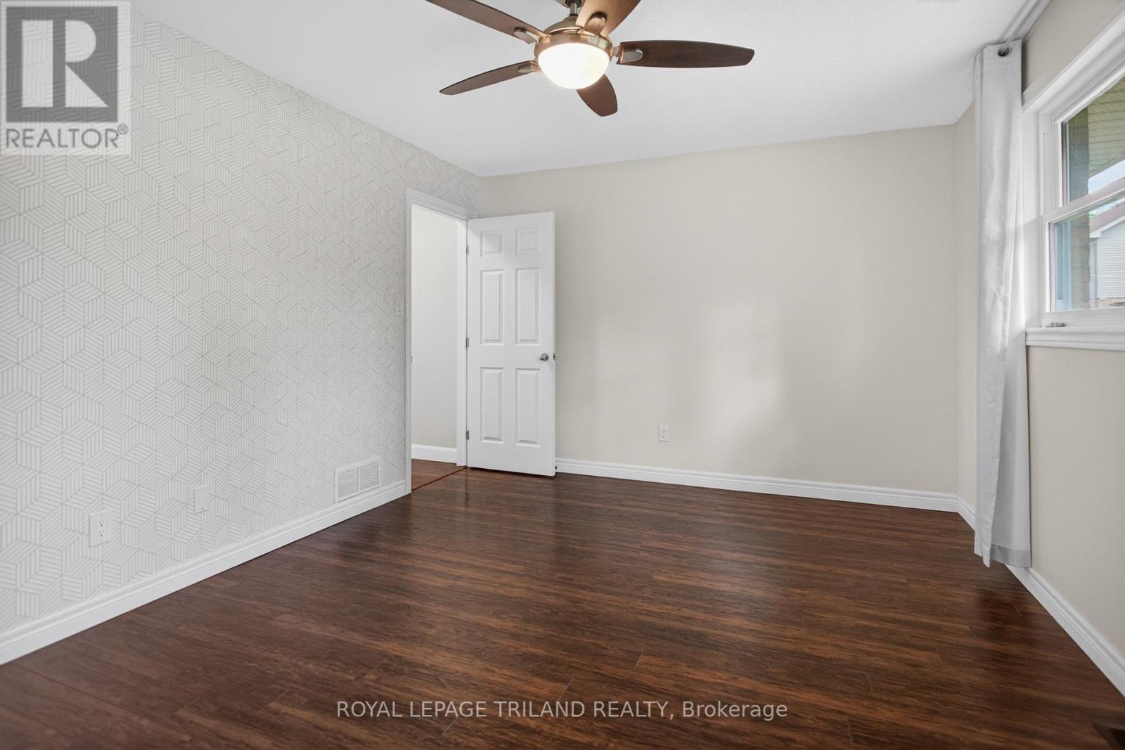 48 COTTONWOOD DRIVE - 21