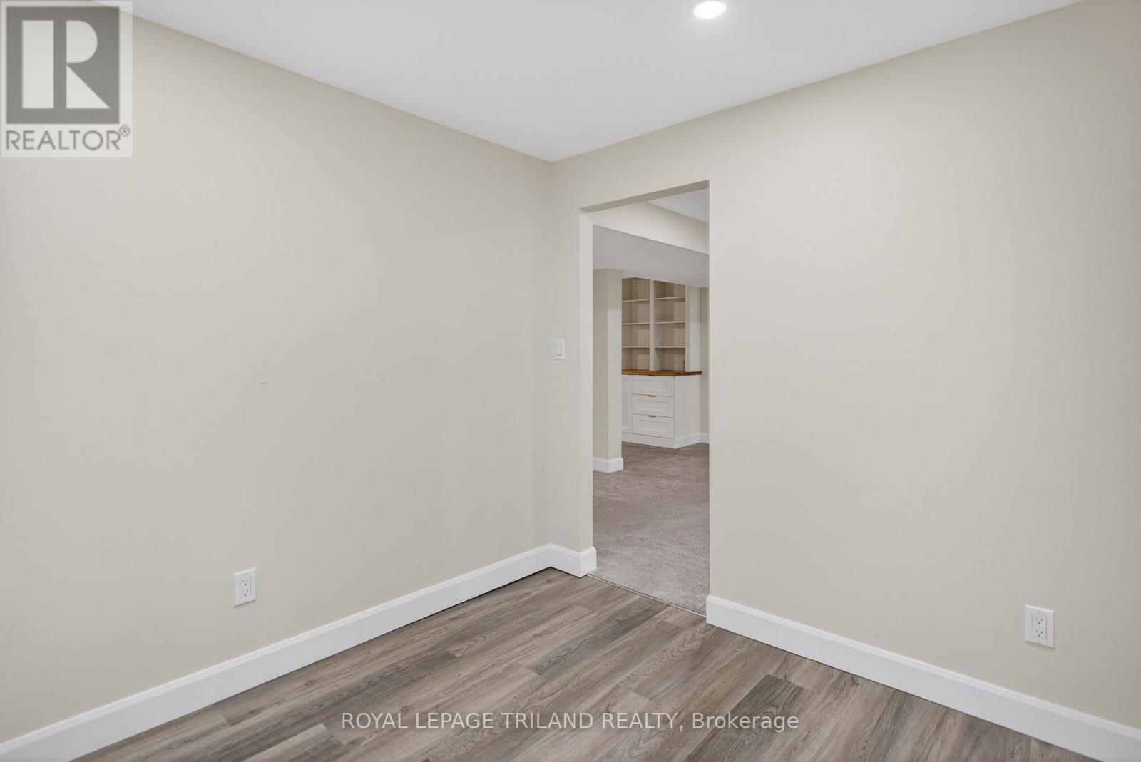 48 COTTONWOOD DRIVE - 39