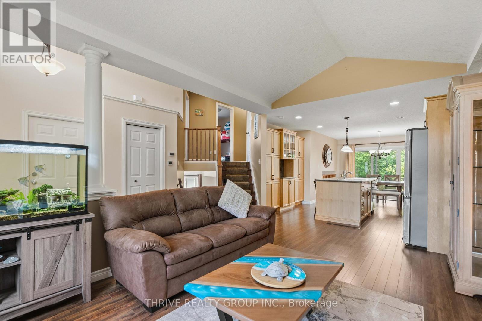 73 GREENWAY BOULEVARD - 10