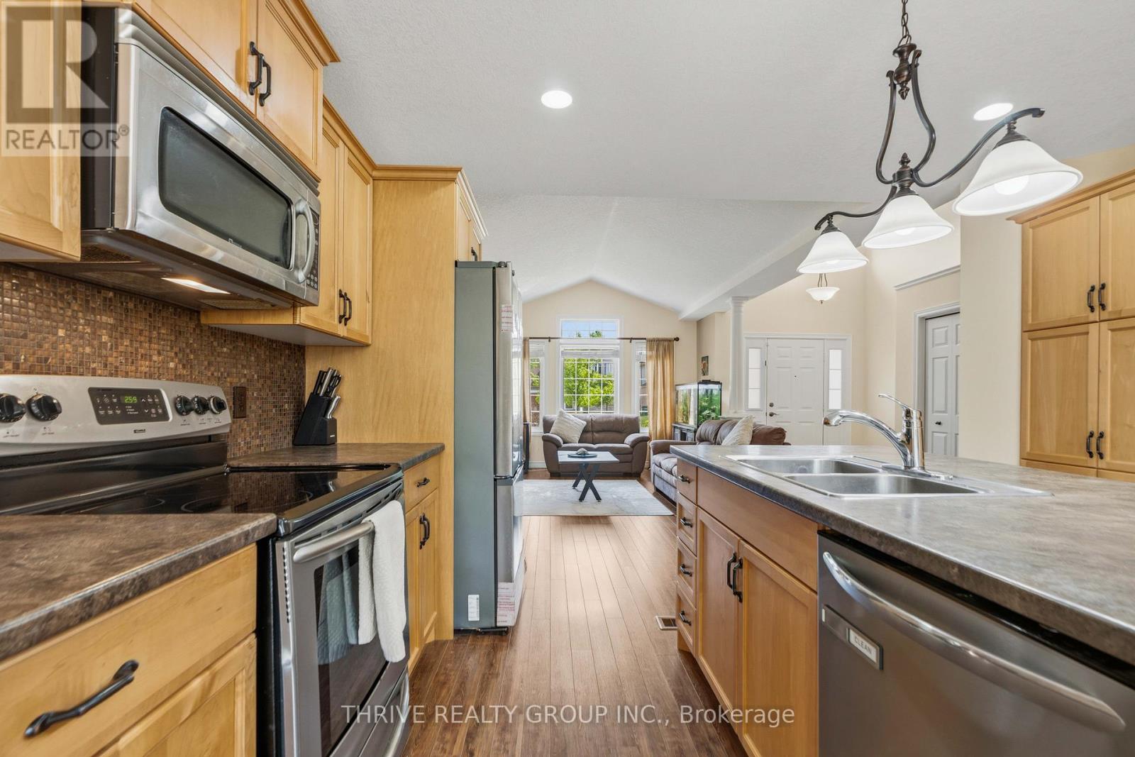 73 GREENWAY BOULEVARD - 14