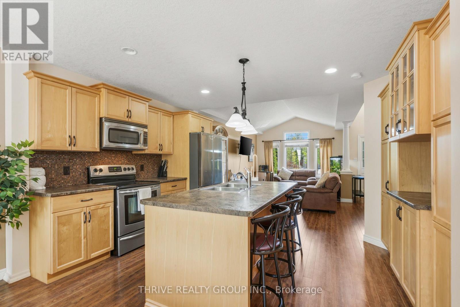 73 GREENWAY BOULEVARD - 15