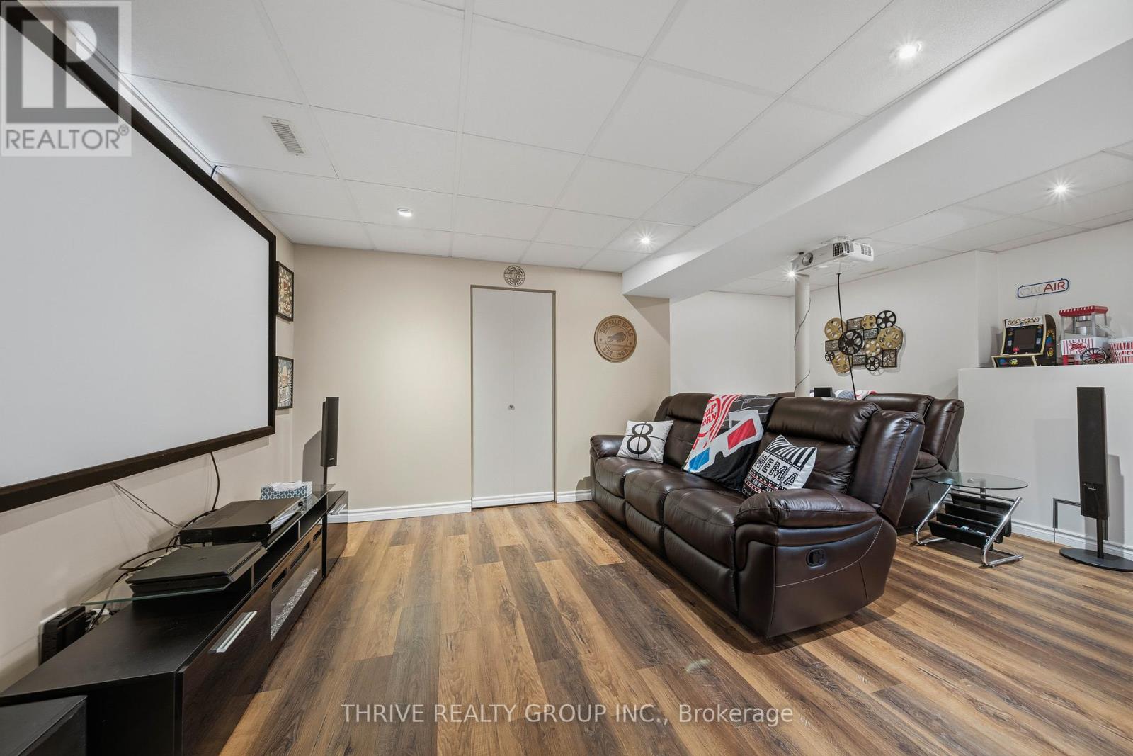 73 GREENWAY BOULEVARD - 30