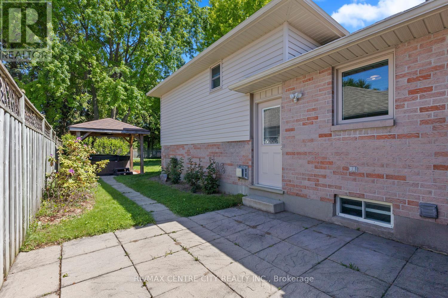 43 TORONADO PLACE - 31