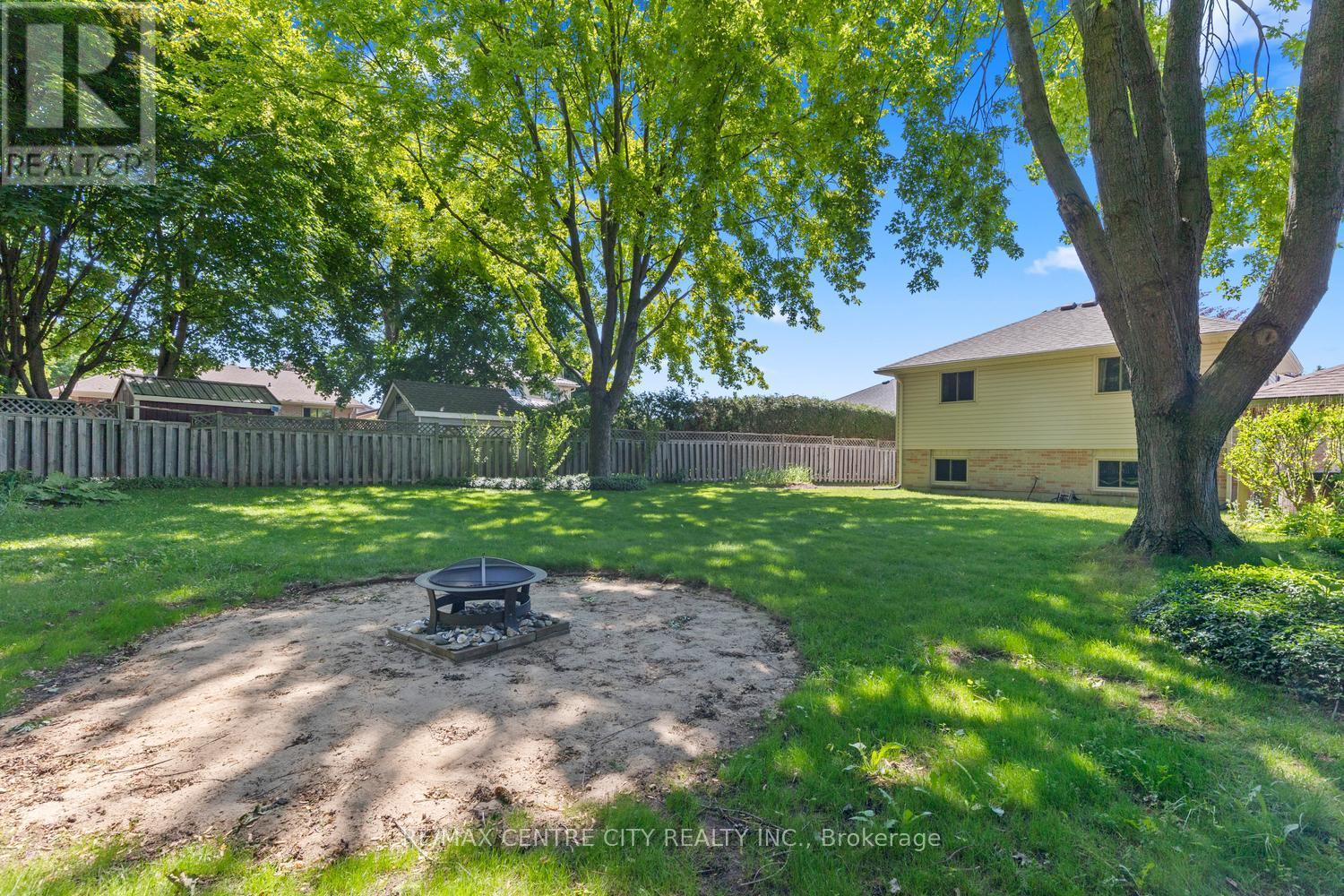 43 TORONADO PLACE - 33