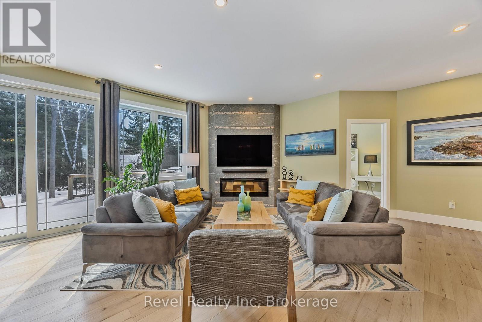 15 STONEY ROAD - 15