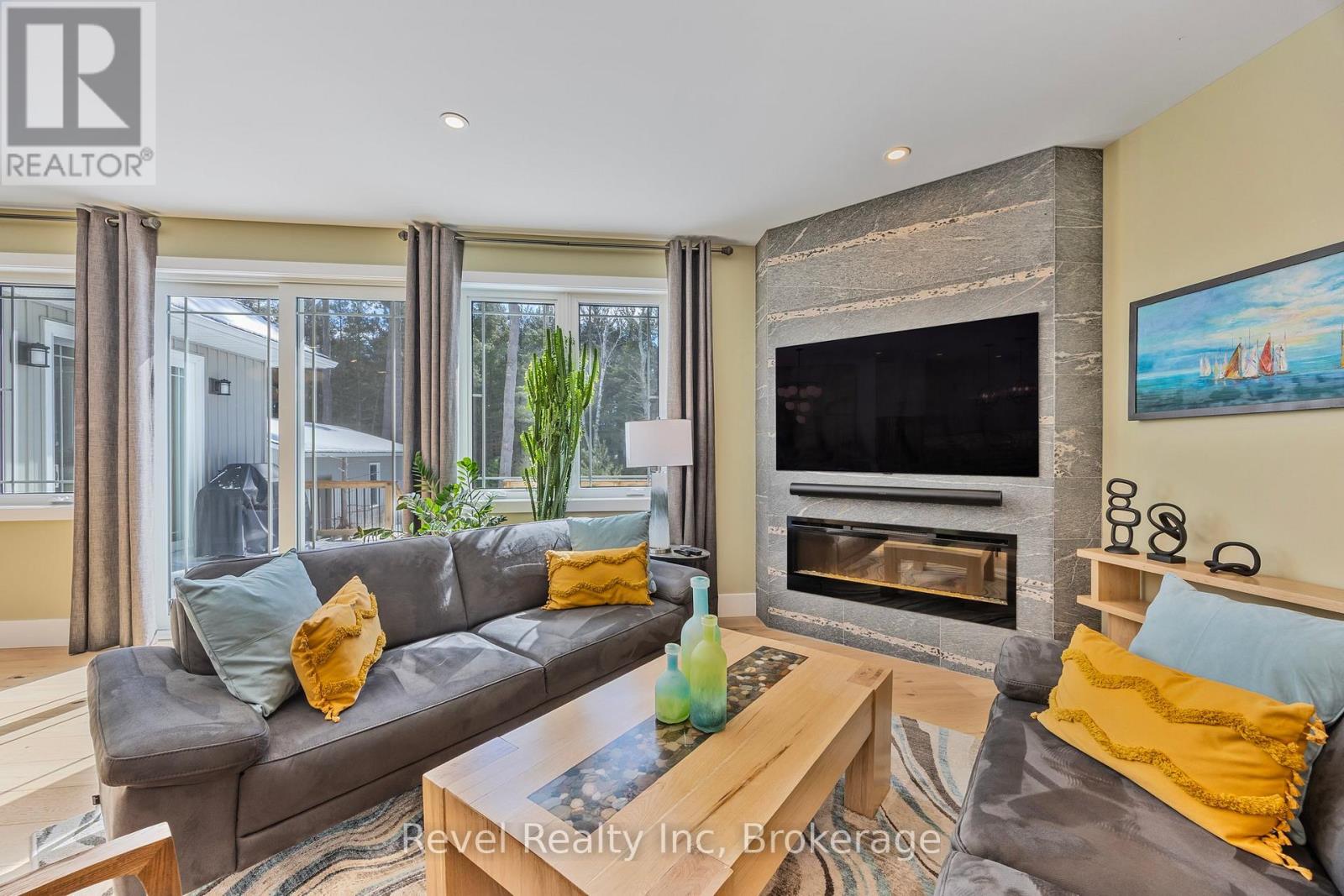 15 STONEY ROAD - 16