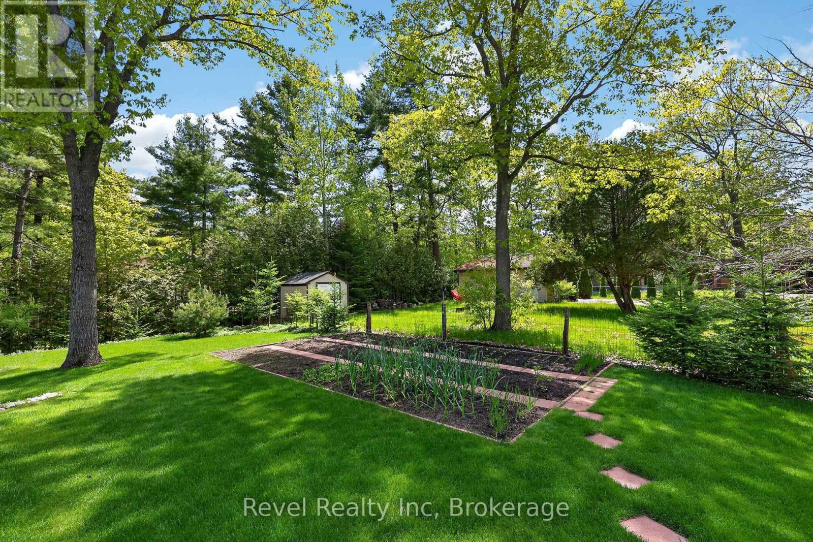 15 STONEY ROAD - 43