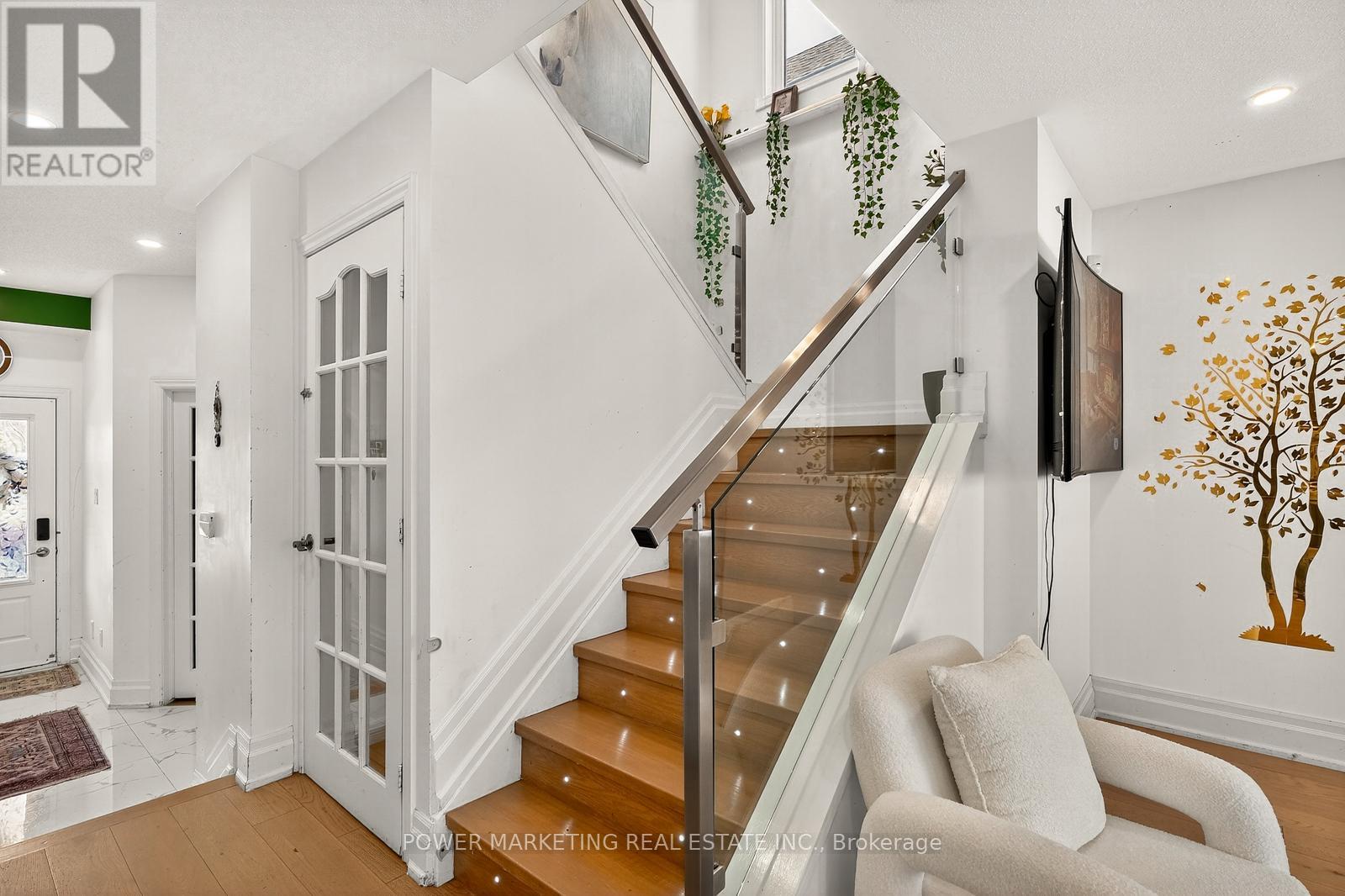 657 CLEARBROOK DRIVE N - 16