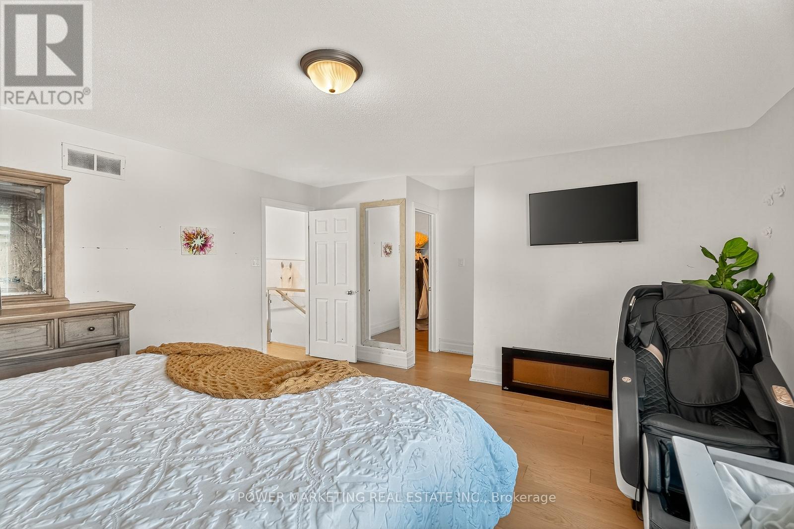 657 CLEARBROOK DRIVE N - 20