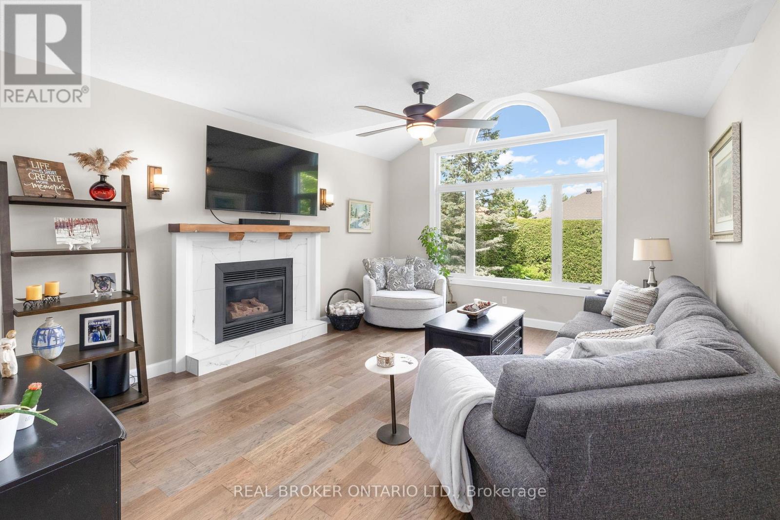 16 FOREST CREEK DRIVE - 12
