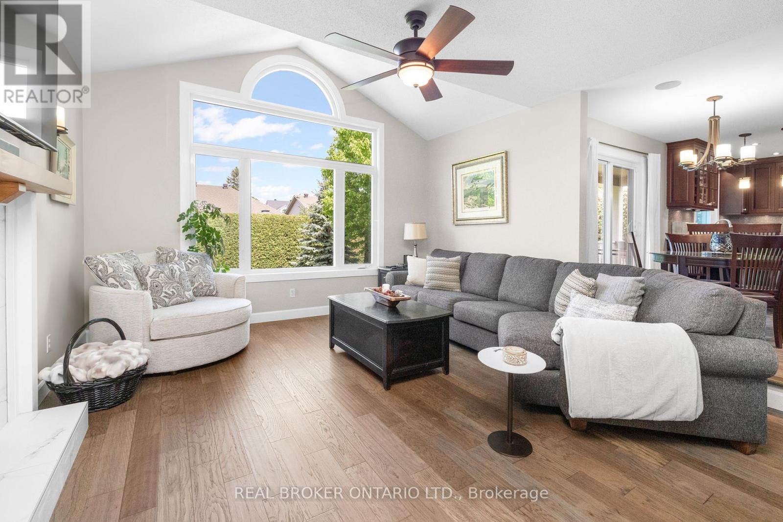 16 FOREST CREEK DRIVE - 13