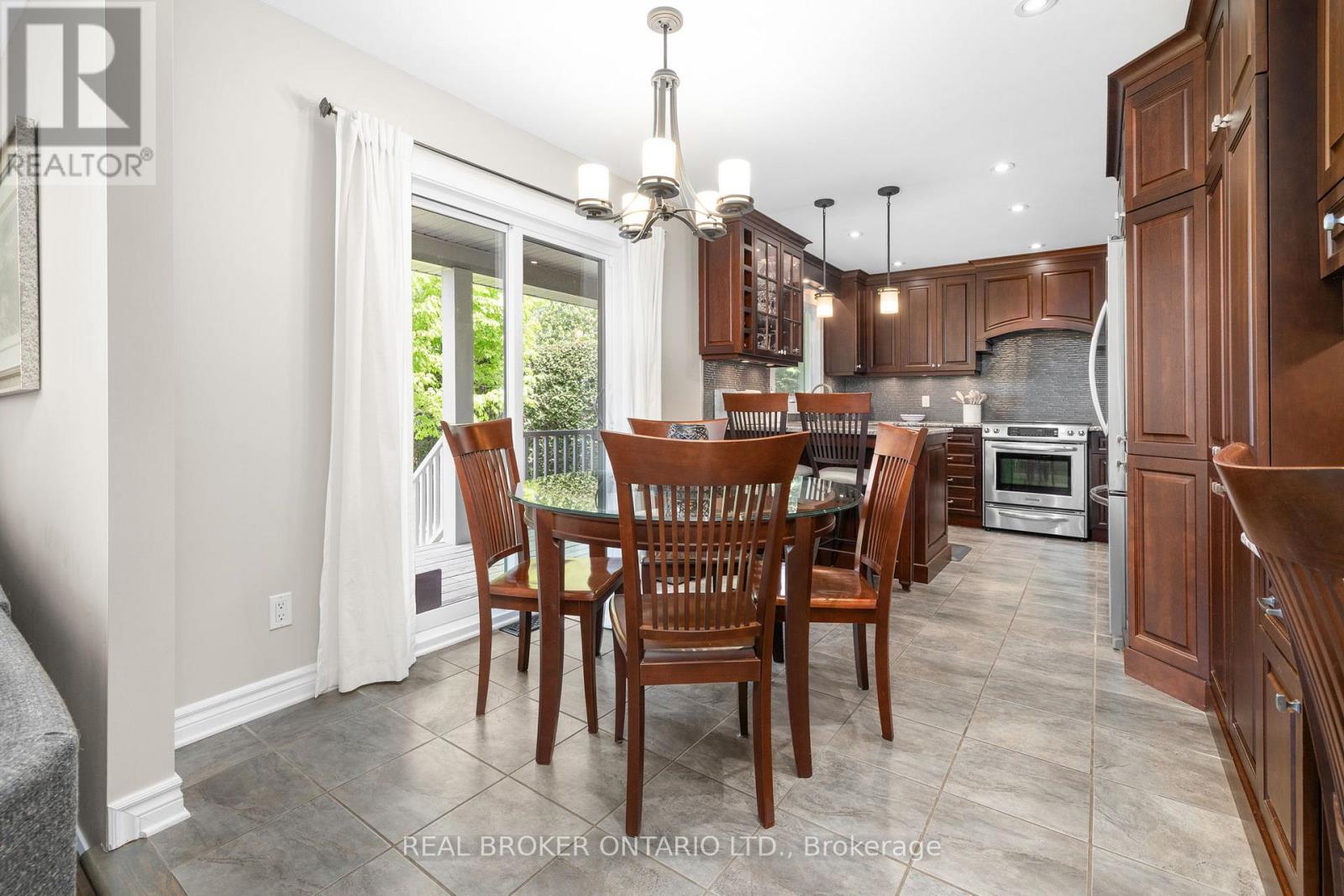 16 FOREST CREEK DRIVE - 15