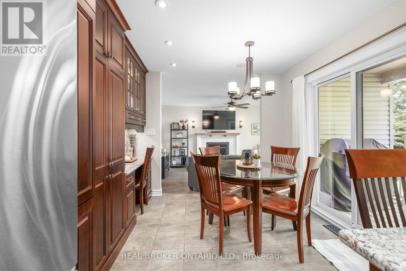 16 FOREST CREEK DRIVE - 19