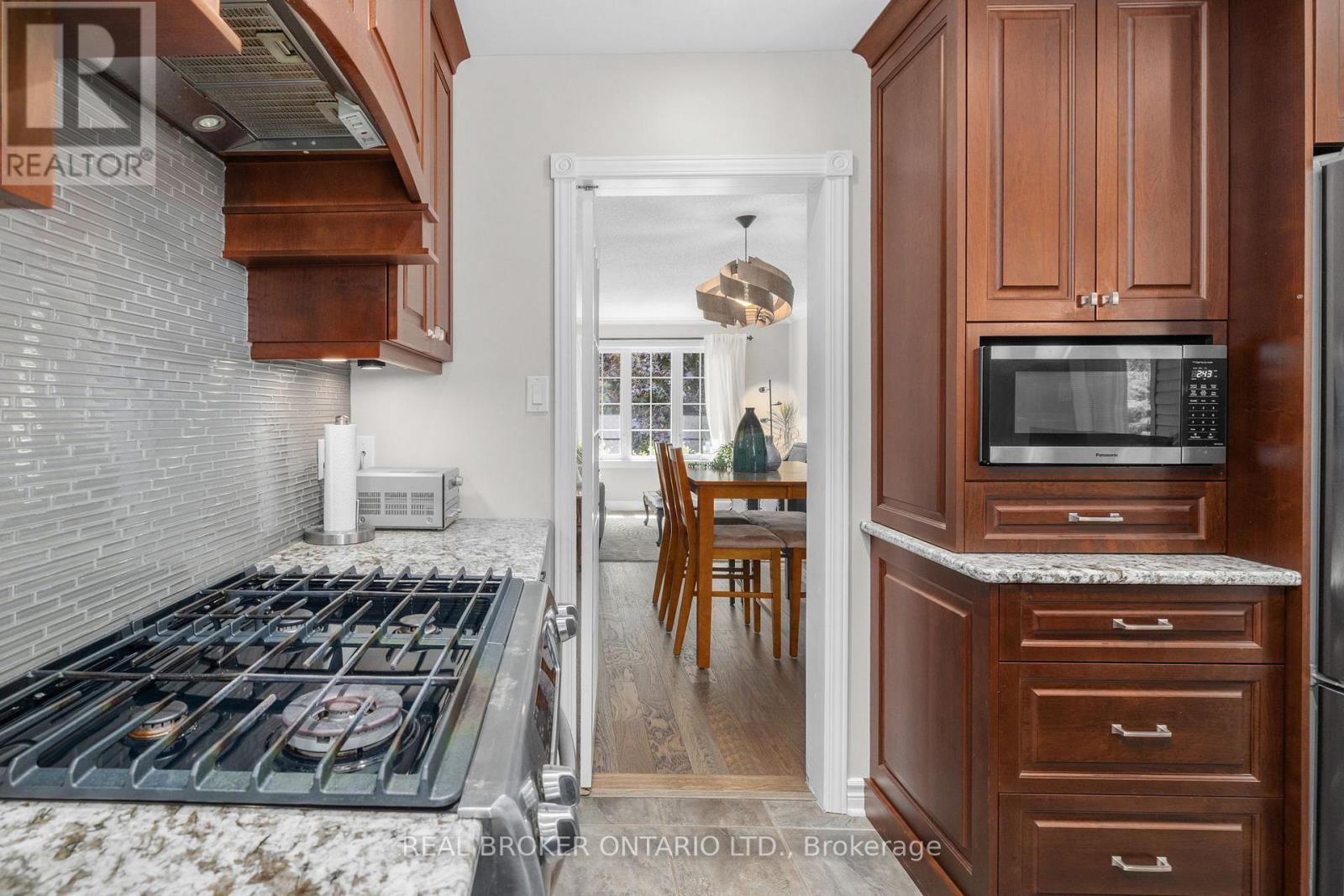 16 FOREST CREEK DRIVE - 22