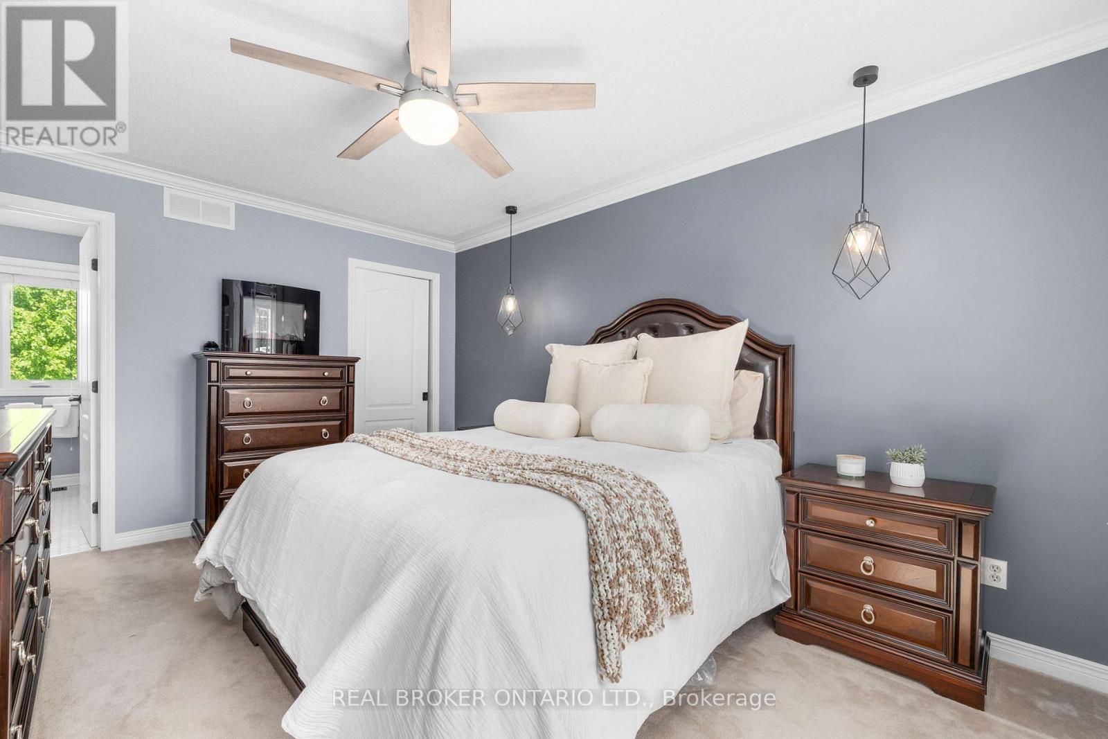 16 FOREST CREEK DRIVE - 32