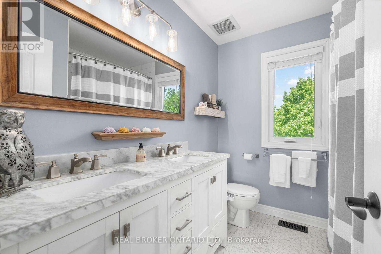 16 FOREST CREEK DRIVE - 34
