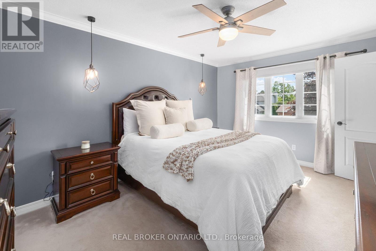 16 FOREST CREEK DRIVE - 36
